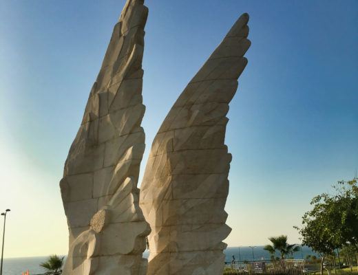 Памятник Победы в Нетании